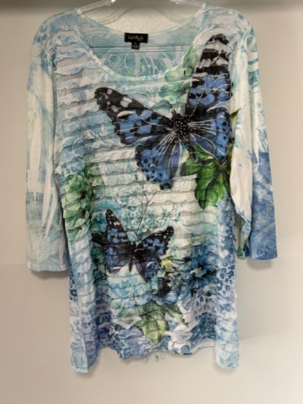 Cal Style XL Blue Butterfly Floral Textured Top 3/4 Sleeve Ruffle Front Boho